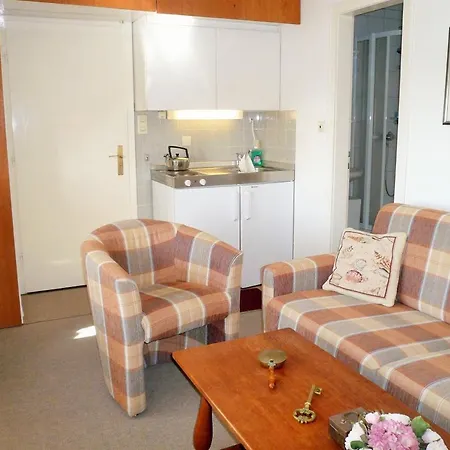 Apartment Marina 6 *